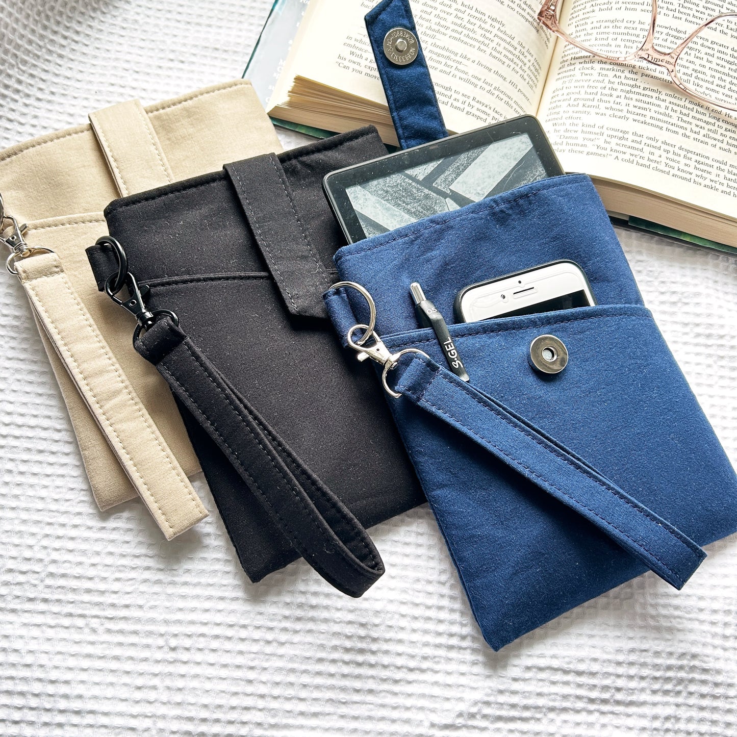 E-Reader Sleeve – Padded Kindle Paperwhite Sleeve with Wristlet