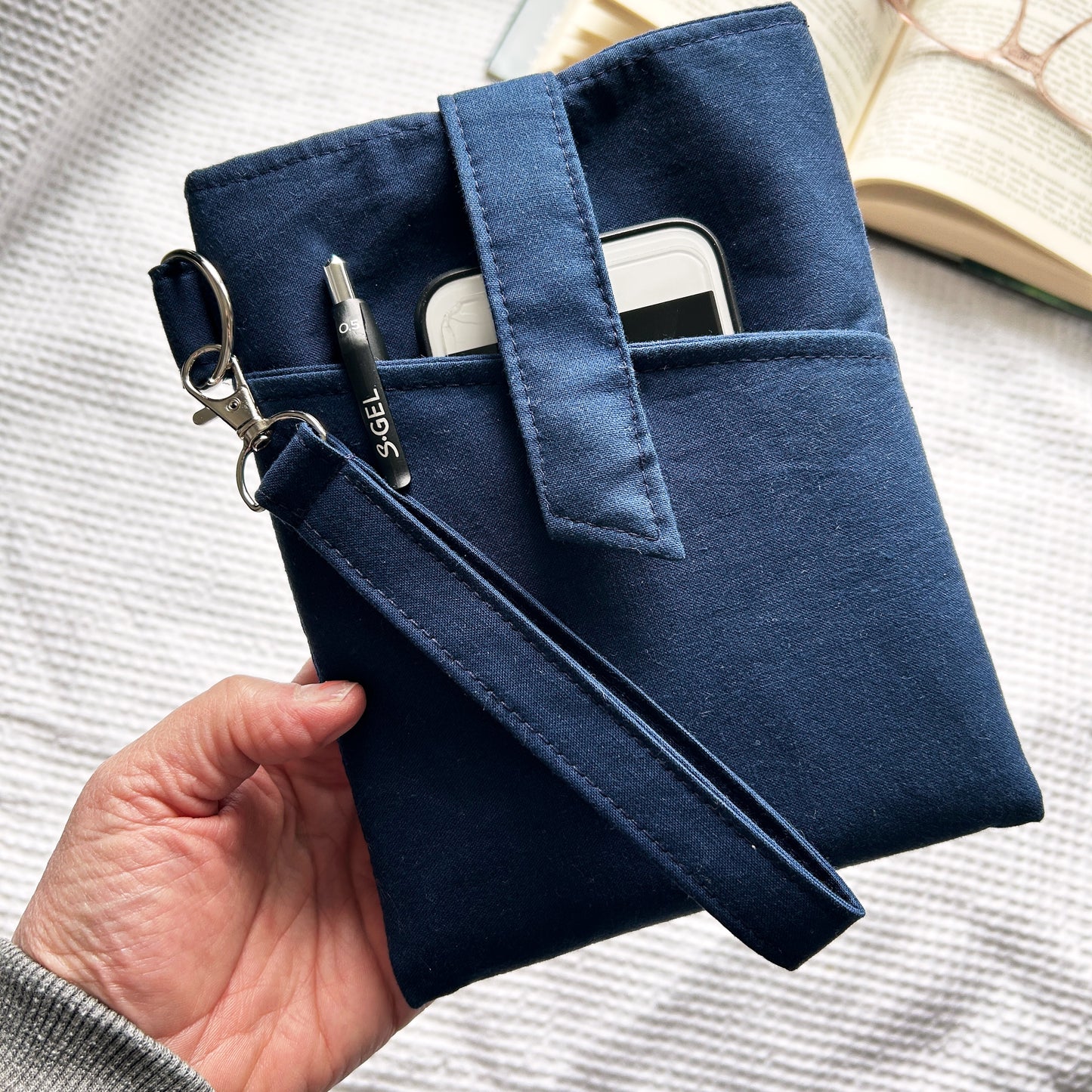 E-Reader Sleeve – Padded Kindle Paperwhite Sleeve with Wristlet