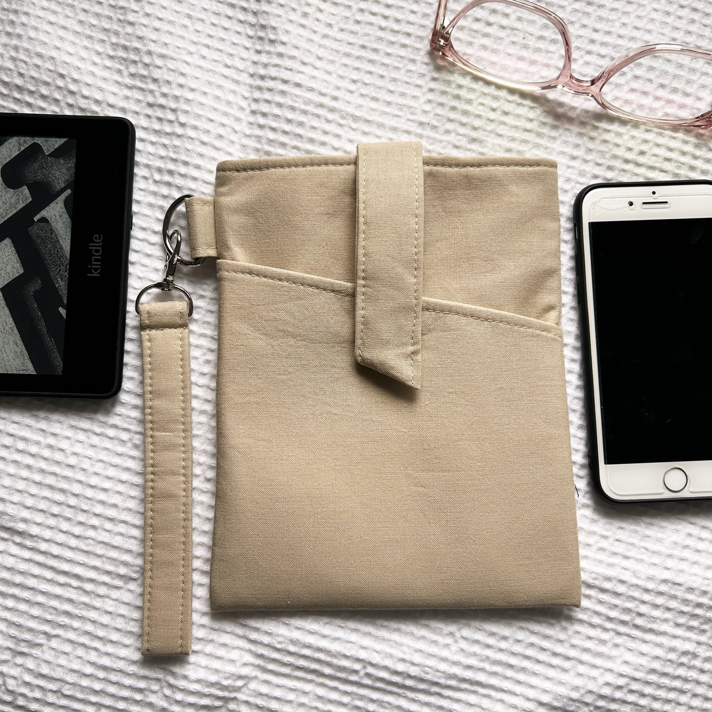 E-Reader Sleeve – Padded Kindle Paperwhite Sleeve with Wristlet